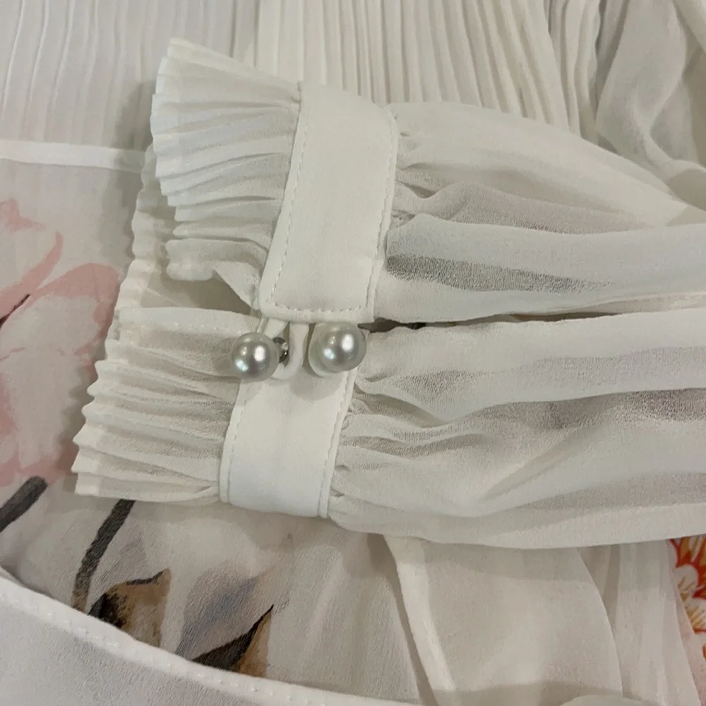 White House Black Market Pleated Blouse - Picture 10 of 13